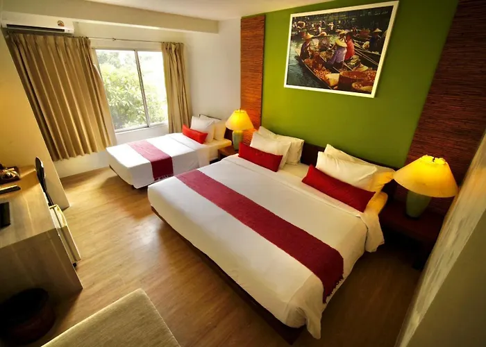 Cha-cha Banglumphu Hotell 3*