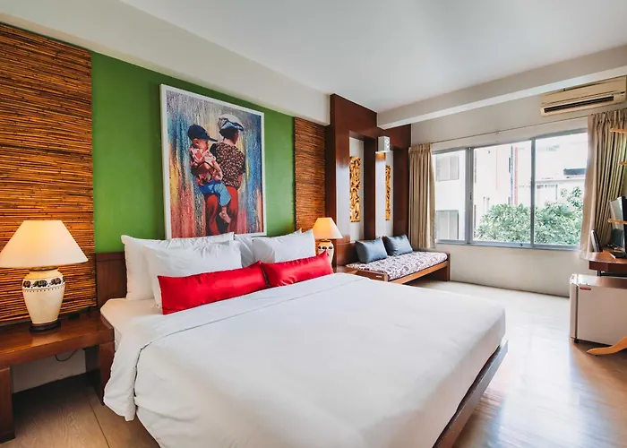 Cha-cha Banglumphu Hotel 3*