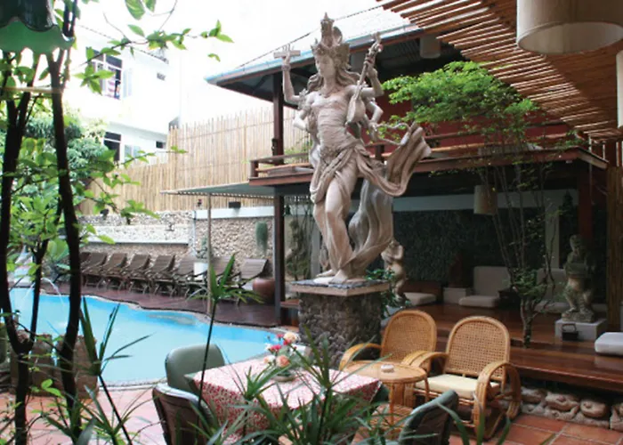 Cha-cha Banglumphu Hotell 3*